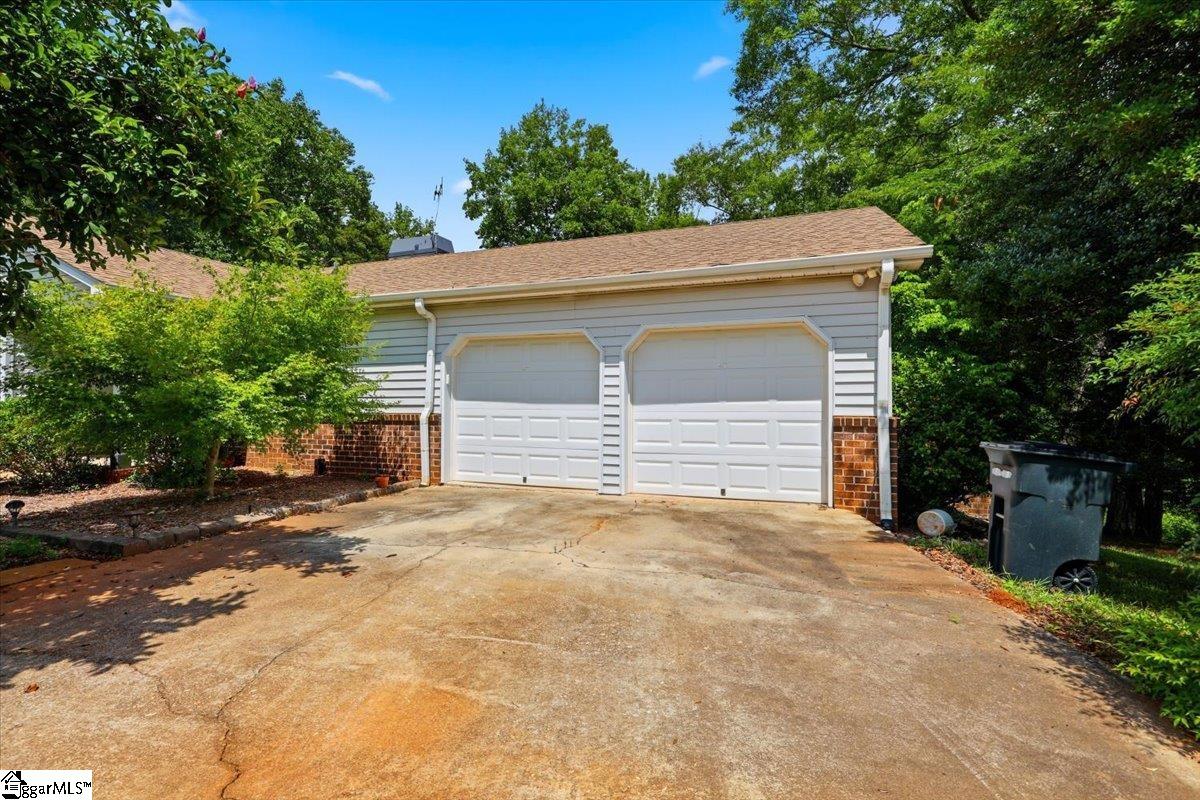 3184 Highway 14 Greer, SC 29651 - Photo 5 of 48