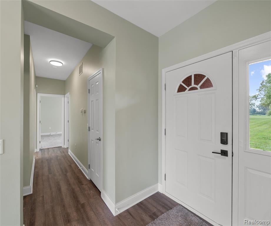 48196 Martz Road Belleville, MI 48111 - Photo 5 of 61