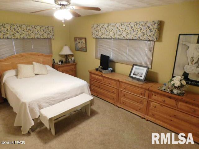 227 Edgewood Road Salem, IL 62881 - Photo 16 of 31 Gallery Image 16