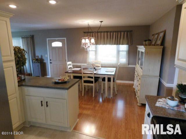 227 Edgewood Road Salem, IL 62881 - Photo 8 of 31 Gallery Image 8