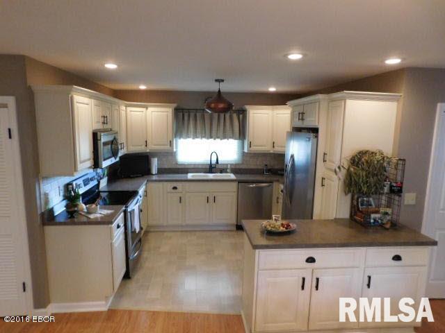 227 Edgewood Road Salem, IL 62881 - Photo 9 of 31 Gallery Image 9