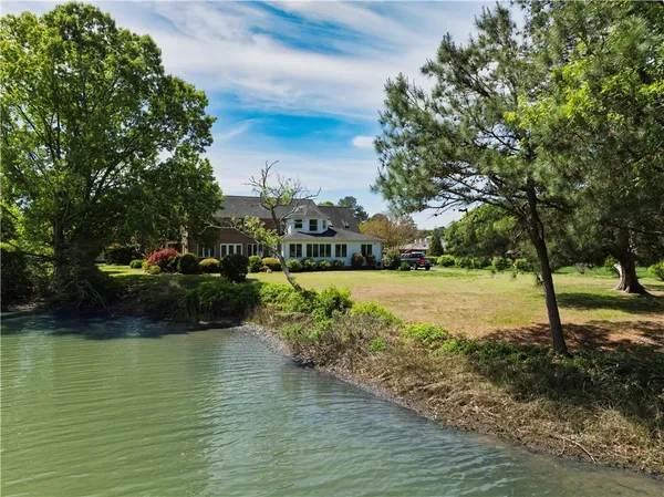 $870,000 | 410 Oakley Pointe Lane, Mathews, VA 23109