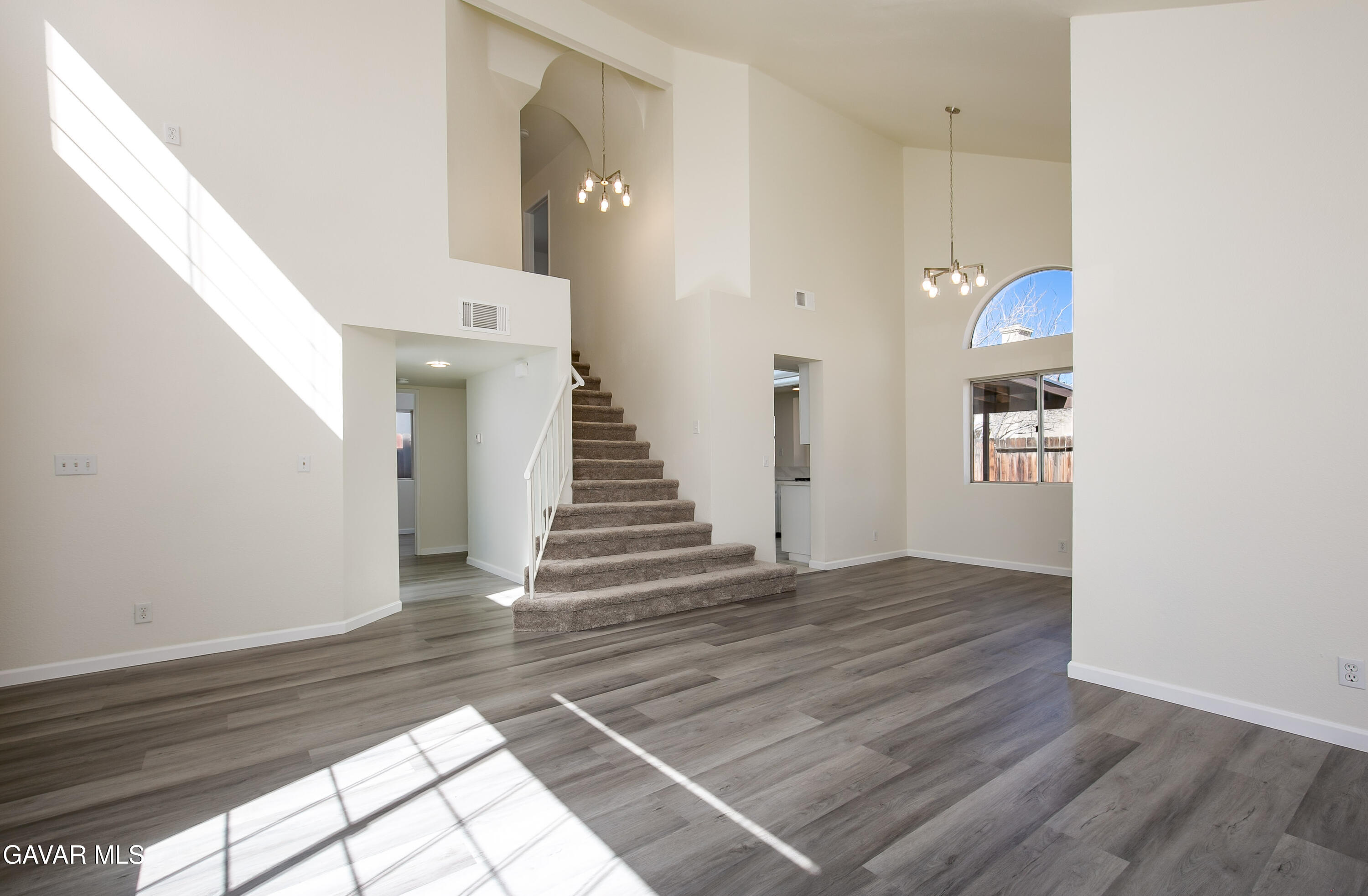 805 Jason Court Lancaster, CA 93534 - Photo 6 of 25 Image-6