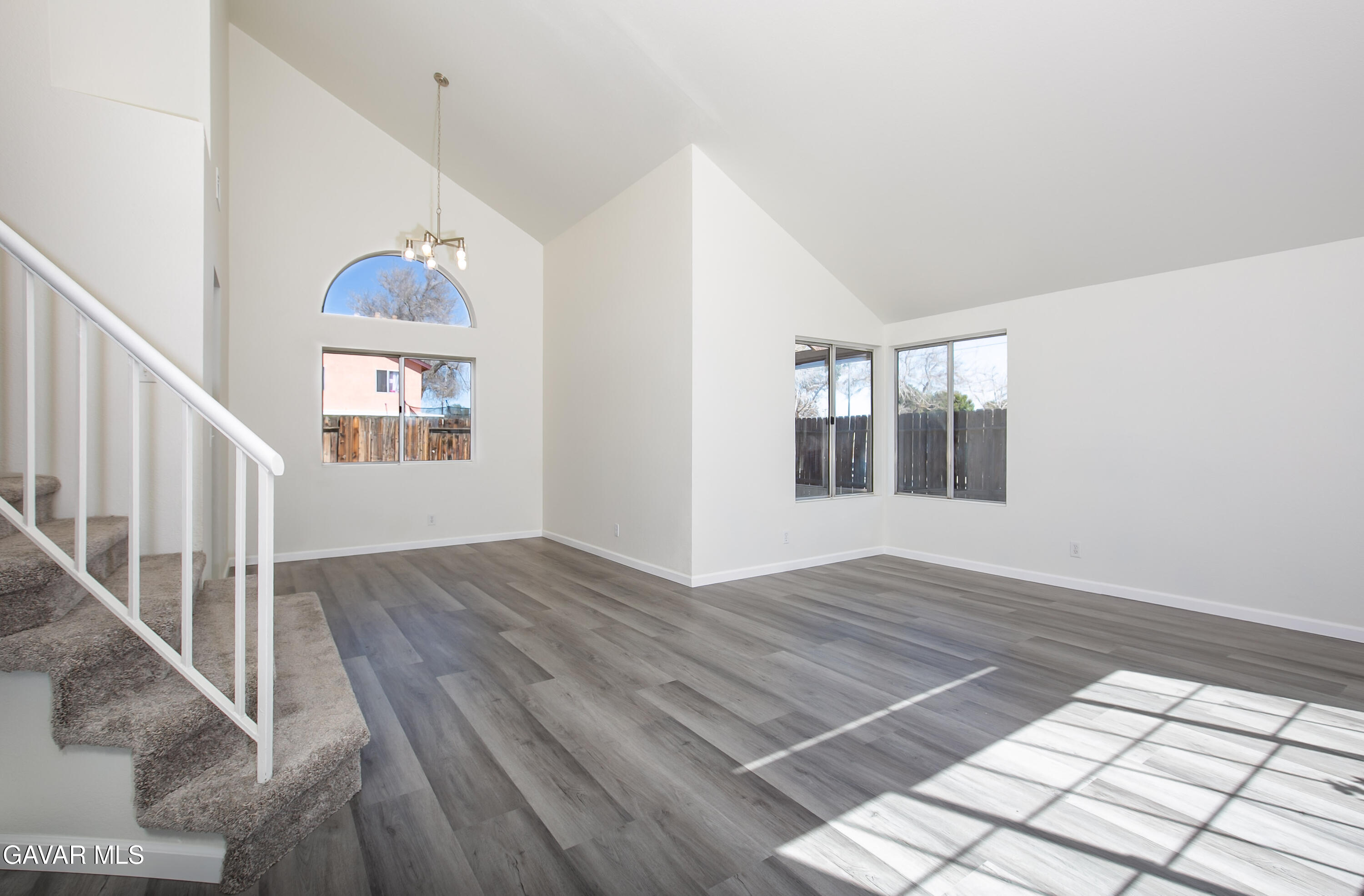 805 Jason Court Lancaster, CA 93534 - Photo 7 of 25 Image-7