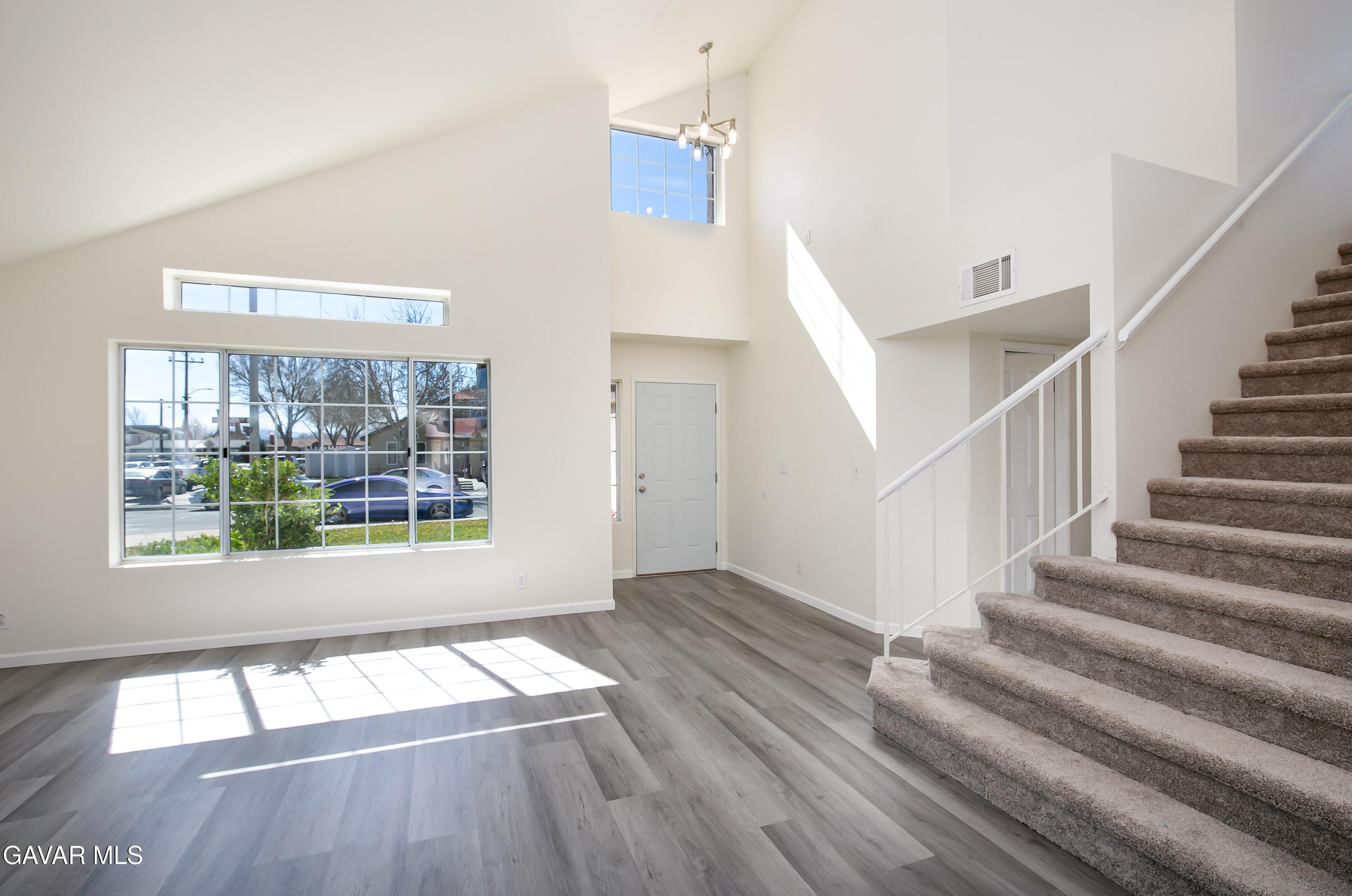 805 Jason Court Lancaster, CA 93534 - Photo 8 of 25 Image-8