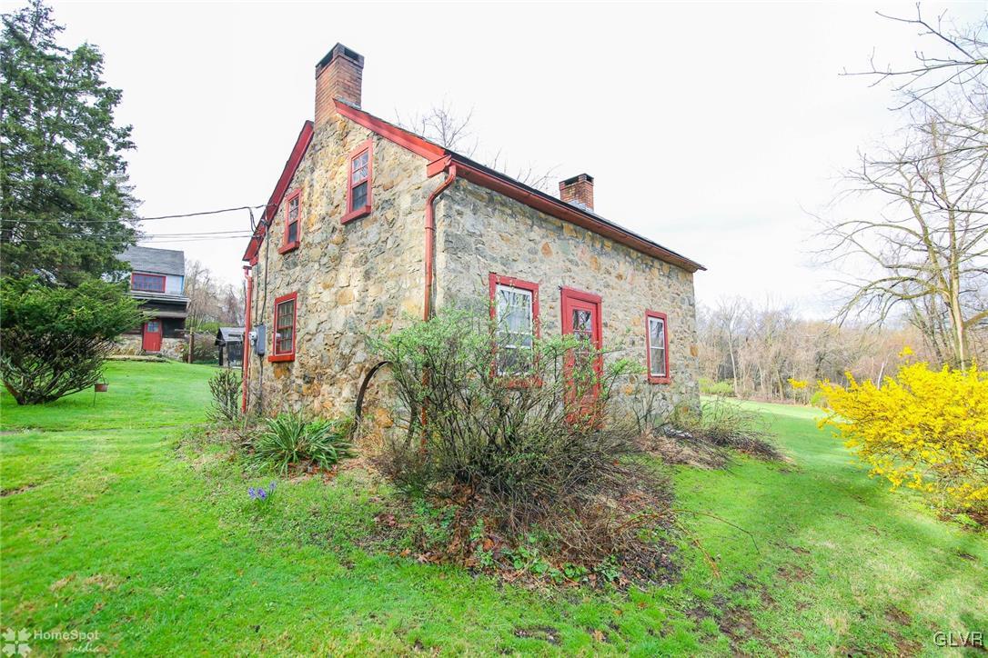 3772 Wilhelm Road Bethlehem, PA 18015 - Photo 4 of 40 Gallery Image 4