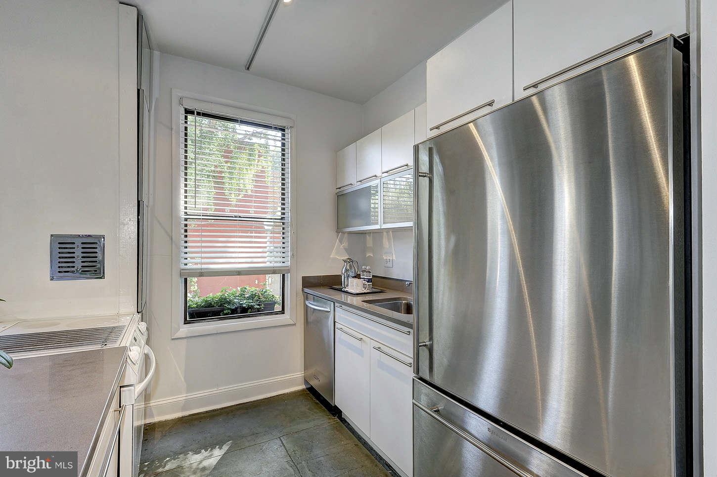 1822 15th Street Northwest, Unit 101 Washington, DC 20009 - Photo 8 of 14 Kitchen