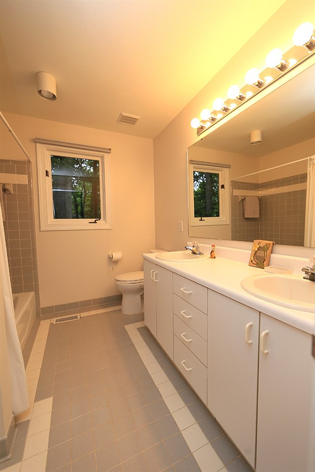 1504 Pecore Place Raleigh, NC 27615 - Photo 16 of 25 Bathroom