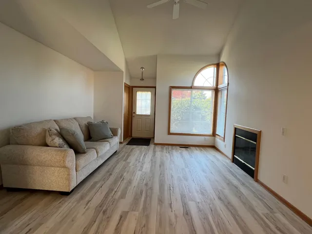 $279,900 | 7298 Lea Court North, Lino Lakes, MN 55014