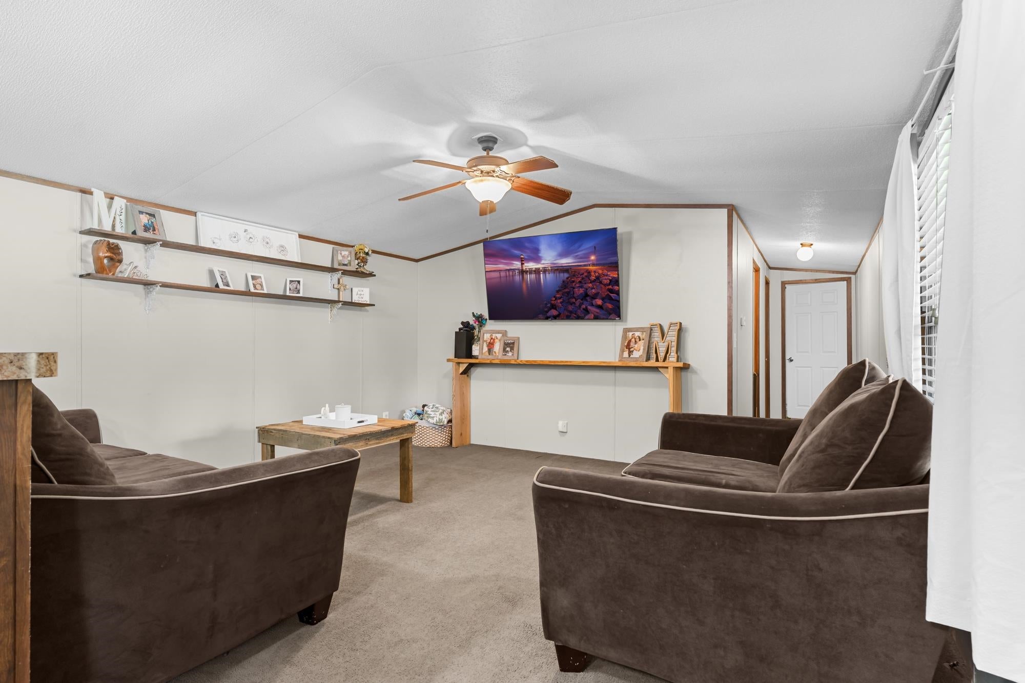 5660 West Grigsby Road Vidor, TX 77662 - Photo 2 of 25 Gallery Image 2