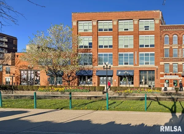 $3,500,000 | 311 Southwest Water Street, Unit 3 & 4, Peoria, IL 61602