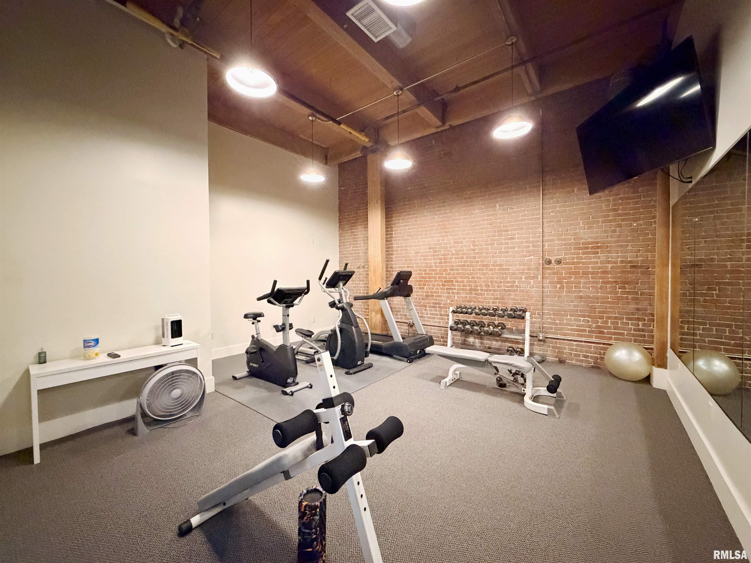 311 Southwest Water Street, Unit 3 & 4 Peoria, IL 61602 - Photo 20 of 42