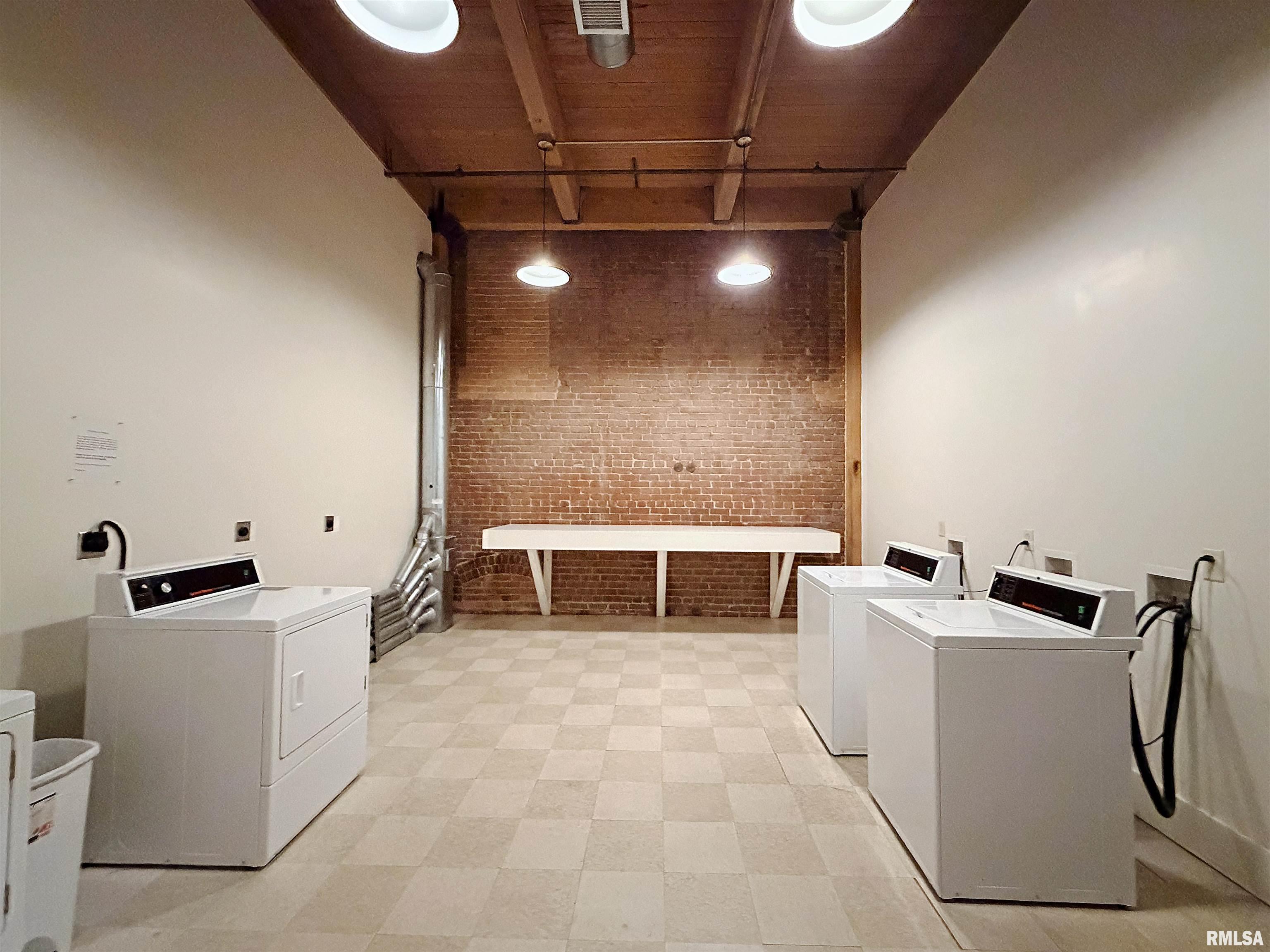 311 Southwest Water Street, Unit 3 & 4 Peoria, IL 61602 - Photo 21 of 42