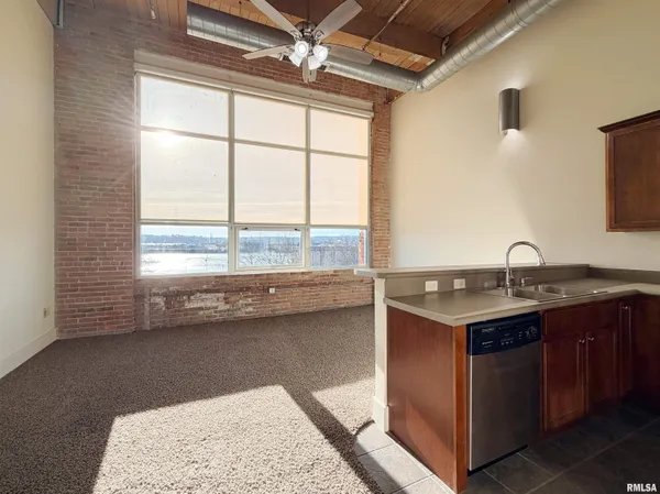 $3,500,000 | 311 Southwest Water Street, Unit 3 & 4, Peoria, IL 61602