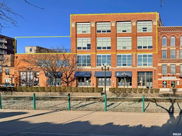 $3,500,000 | 311 Southwest Water Street, Unit 3 & 4, Peoria, IL 61602