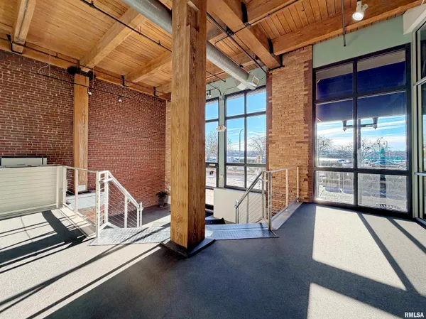 $3,500,000 | 311 Southwest Water Street, Unit 3 & 4, Peoria, IL 61602