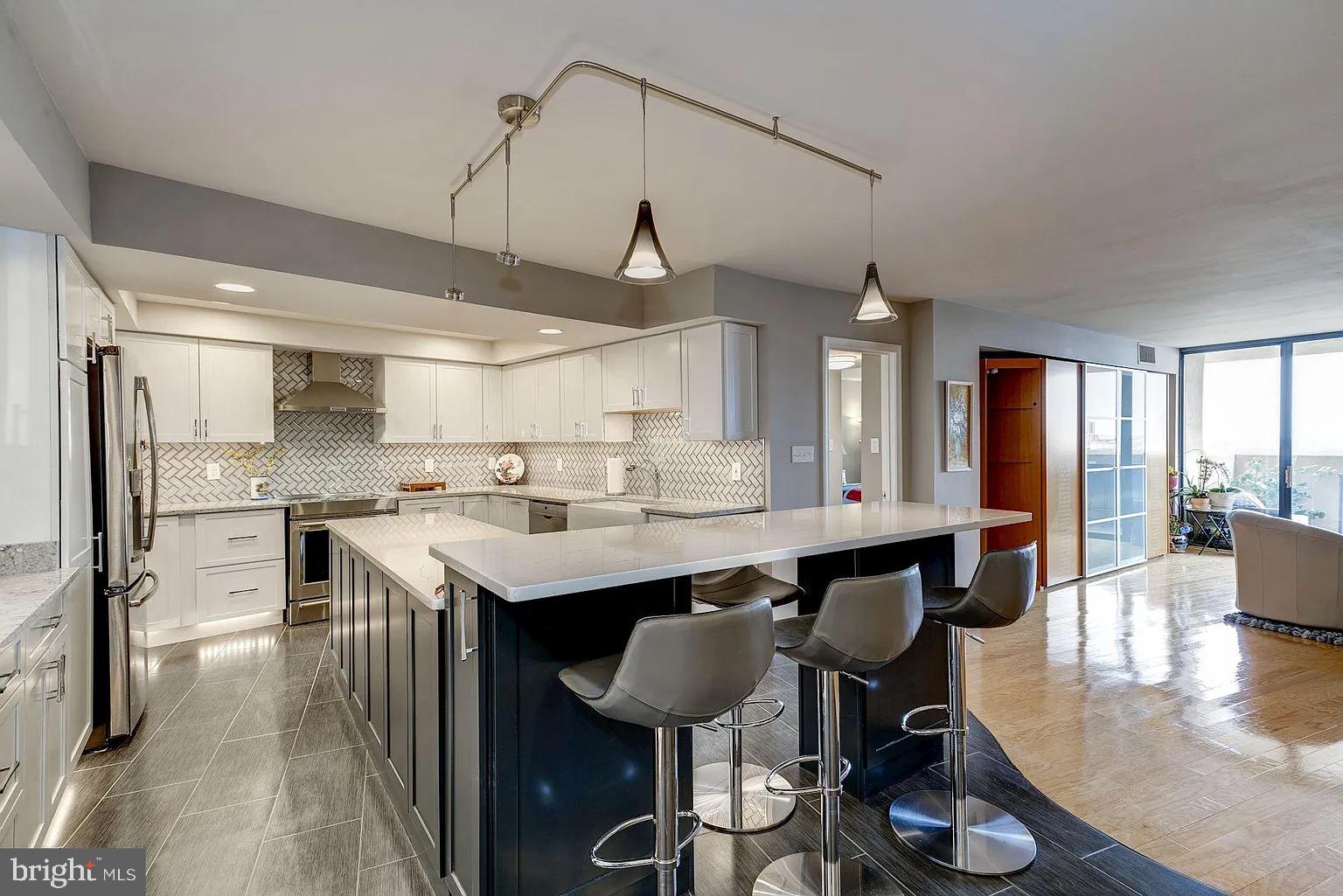 1101 South Arlington Ridge Road, Unit 913 Arlington, VA 22202 - Photo 17 of 39