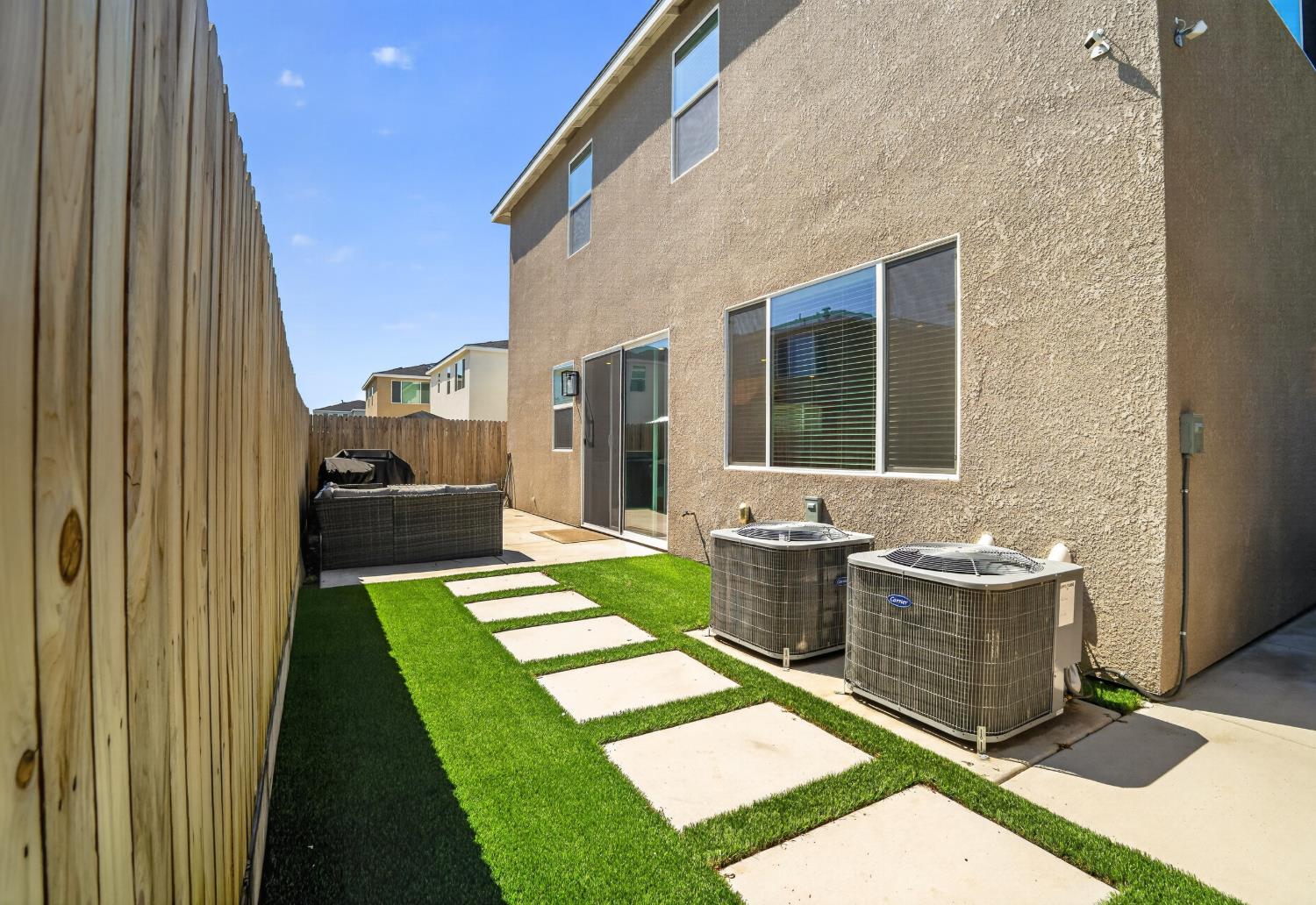 4242 Hampton Way Clovis, CA 93619 - Photo 33 of 40 Gallery Image 33