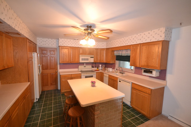 107 Lippincott Road Fox Lake, IL 60020 - Photo 11 of 21