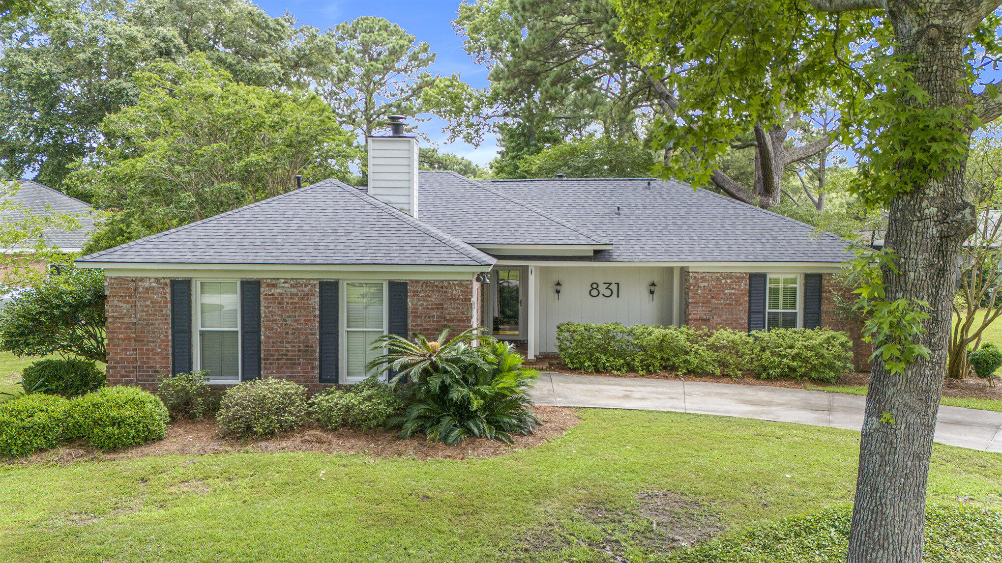 831 Farnham Road Charleston, SC 29412 - Photo 5 of 45 005_dji_20240702141414_0028_d