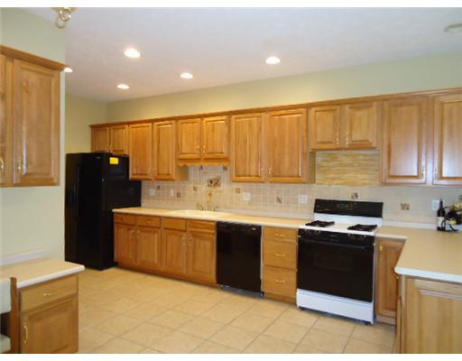 2423 Nicholson Road Franklin Park, PA 15143 - Photo 4 of 18 Kitchen.