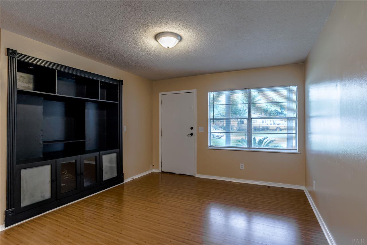 7337 Sachem Road Pensacola, FL 32506 - Photo 2 of 16 Gallery Image 2
