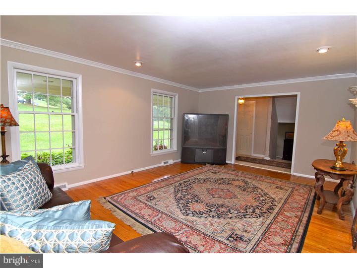 2340 Martingale Road Media, PA 19063 - Photo 3 of 18 Living Room