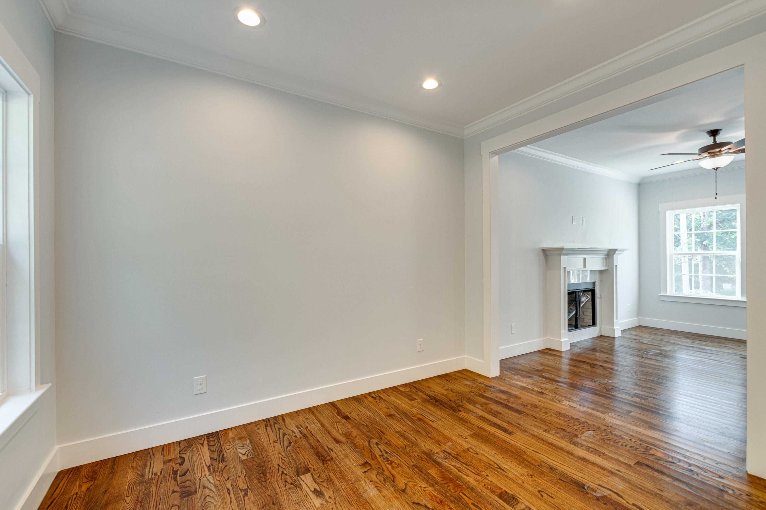 1089 Fernway Road Chattanooga, TN 37405 - Photo 11 of 26 1089 Fernway Rd interior-4