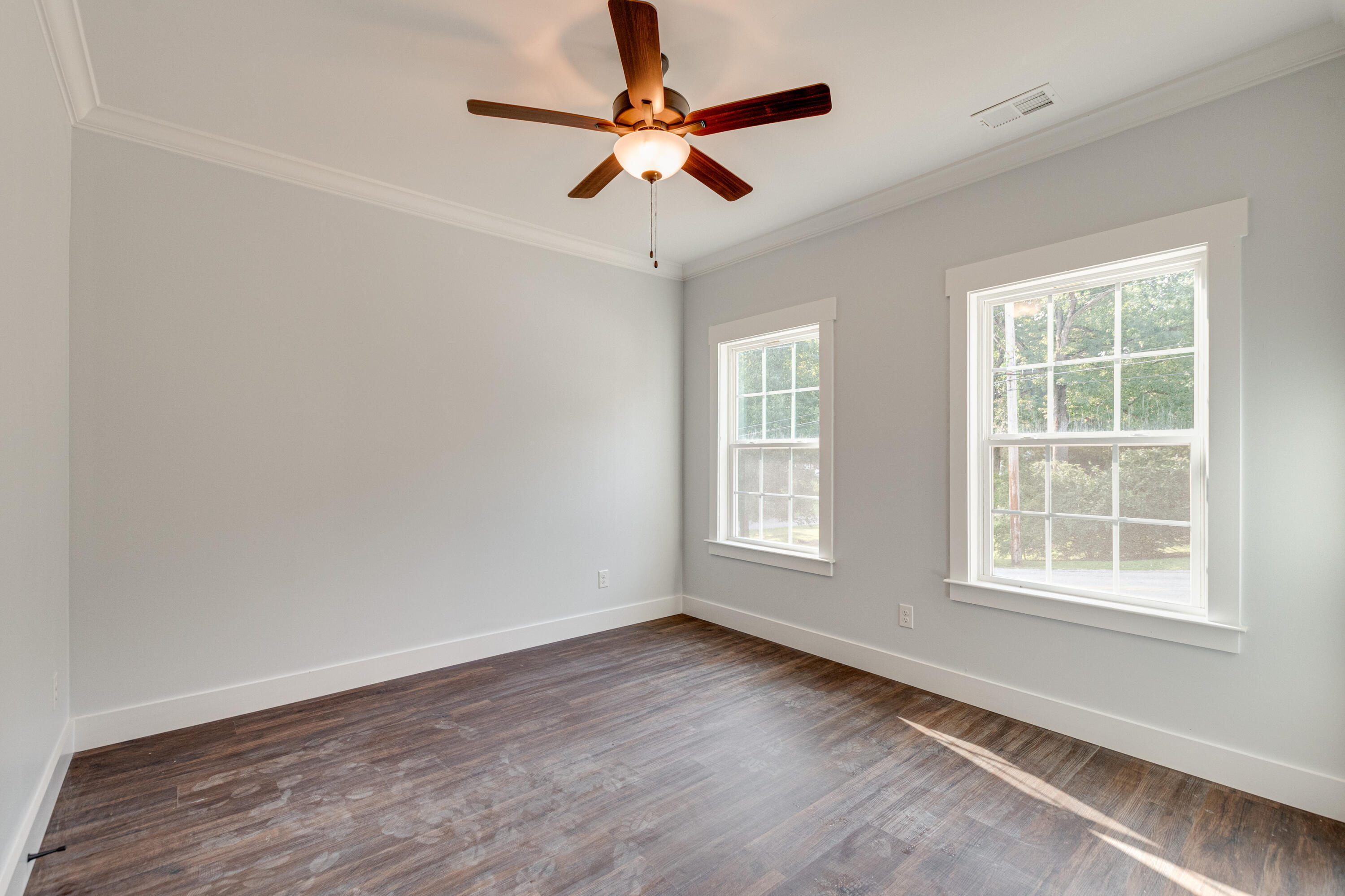 1089 Fernway Road Chattanooga, TN 37405 - Photo 19 of 26 1089 Fernway Rd interior-12