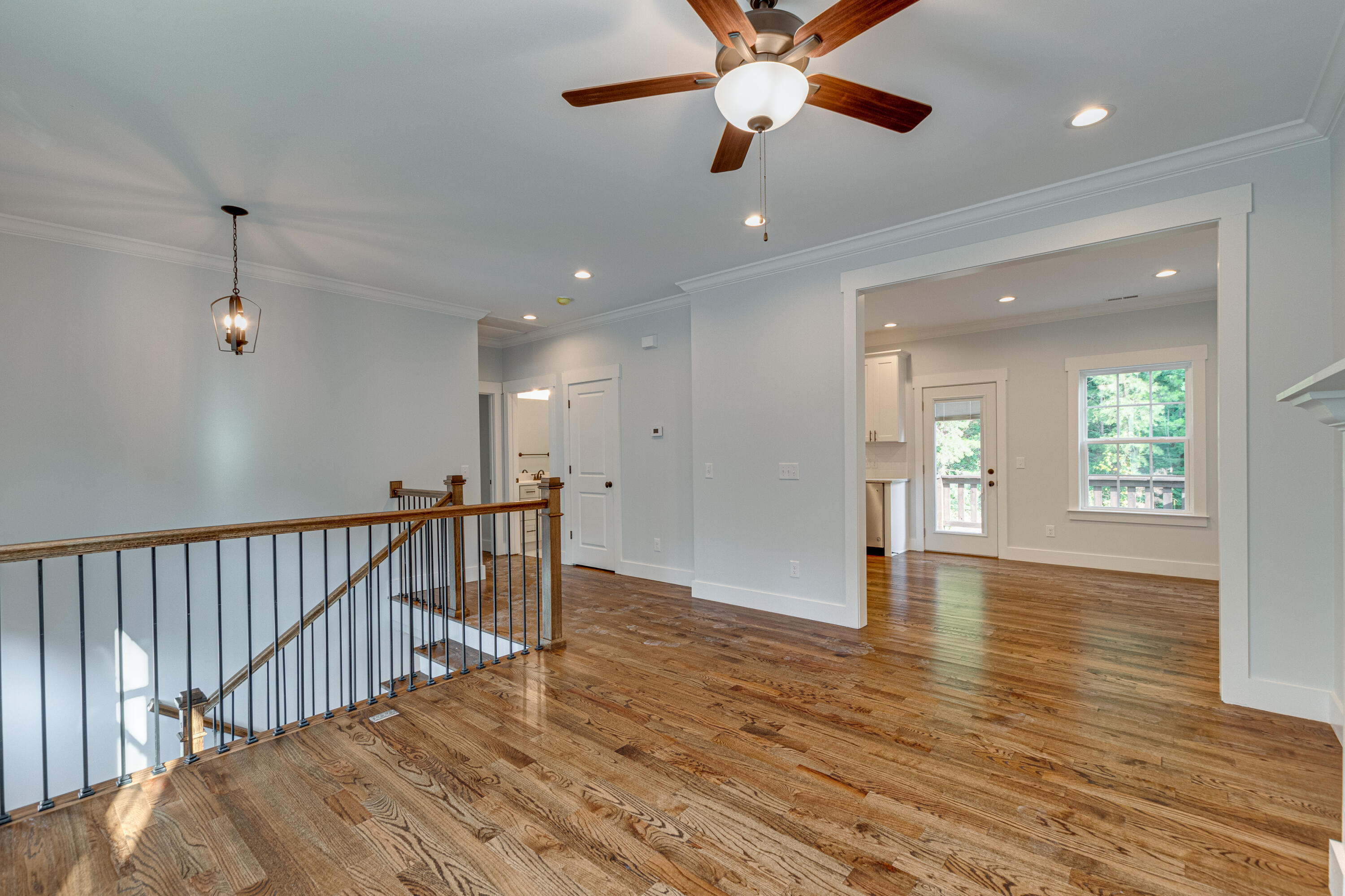 1089 Fernway Road Chattanooga, TN 37405 - Photo 10 of 26 1089 Fernway Rd interior-3