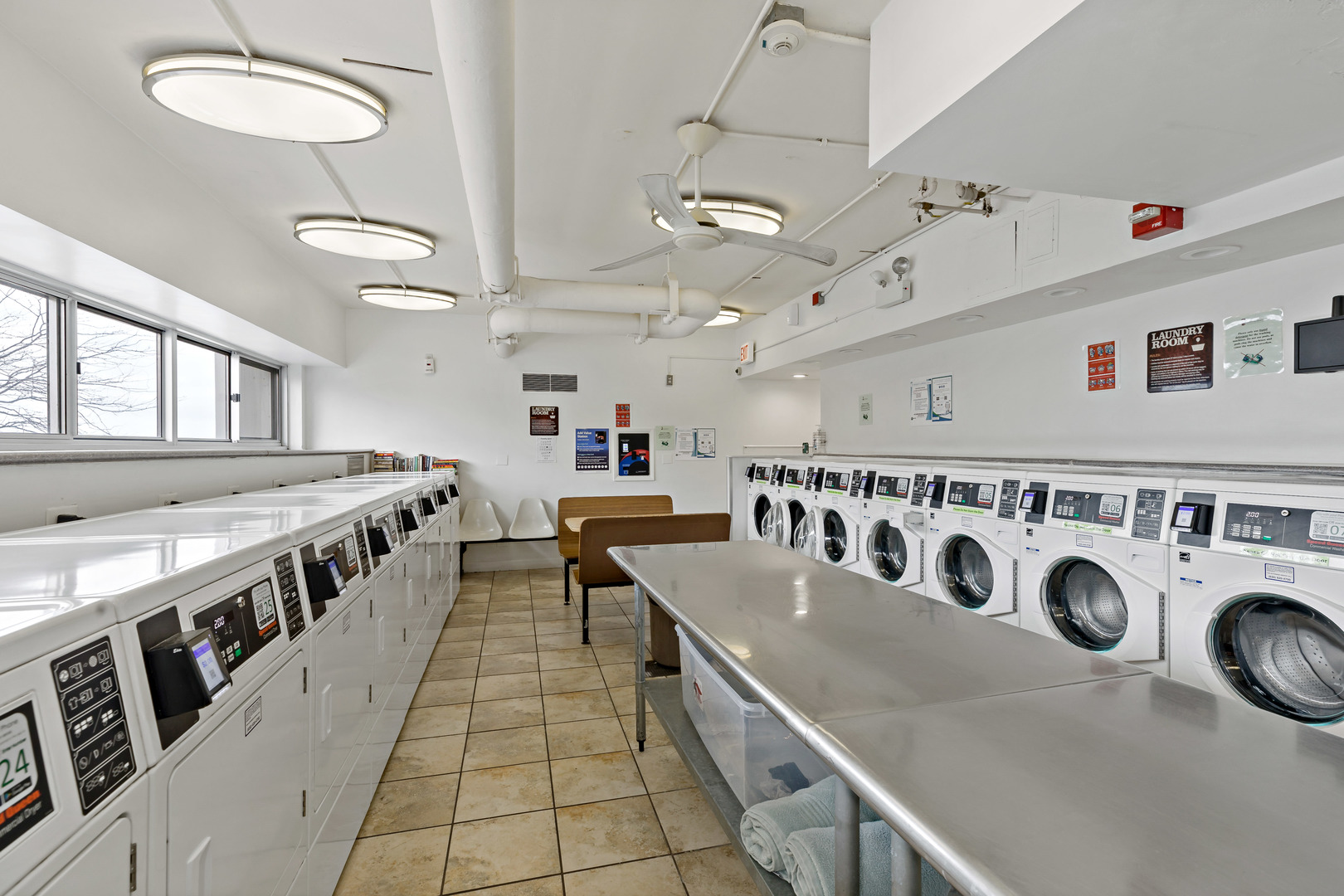 6171 North Sheridan Road, Unit 2511 Chicago, IL 60660 - Photo 15 of 15 Gallery Image 15