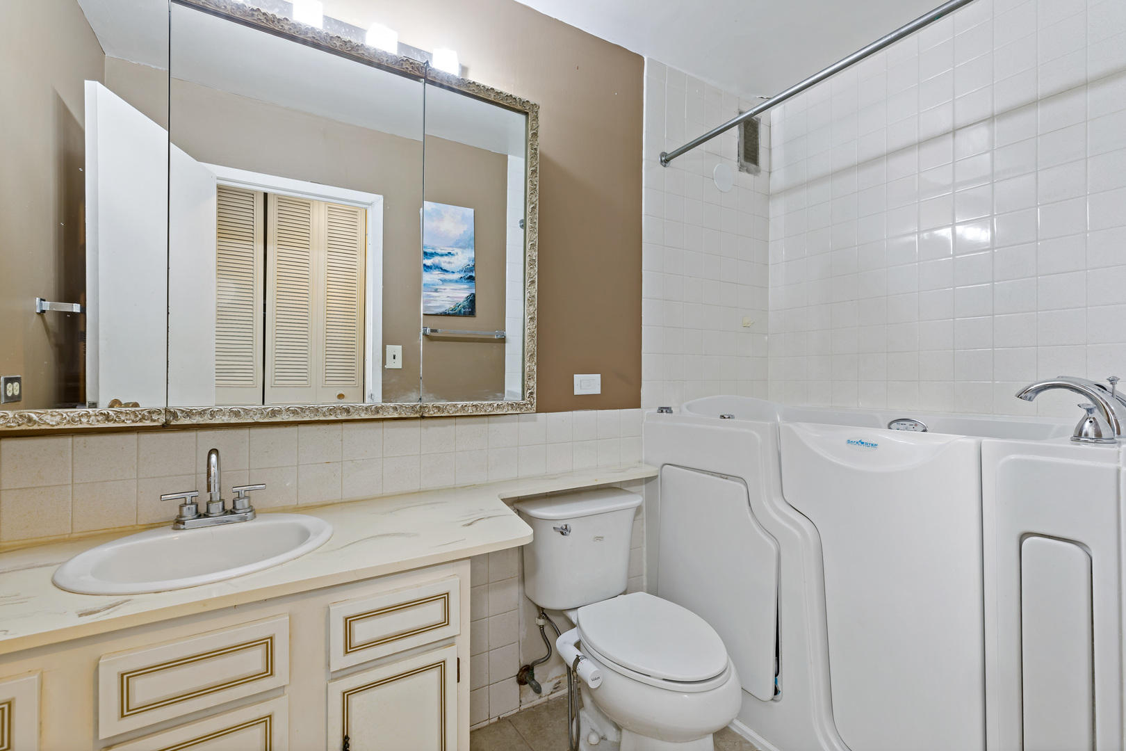 6171 North Sheridan Road, Unit 2511 Chicago, IL 60660 - Photo 10 of 15 Gallery Image 10