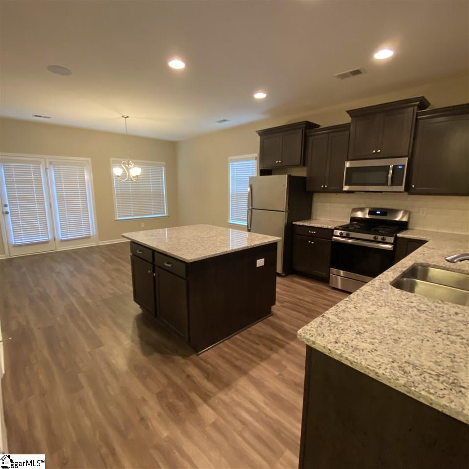 345 Castleton Circle Boiling Springs, SC 29316 - Photo 3 of 5