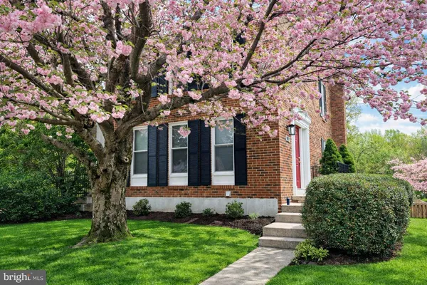$645,000 | 9129 Blarney Stone Drive, Springfield, VA 22152