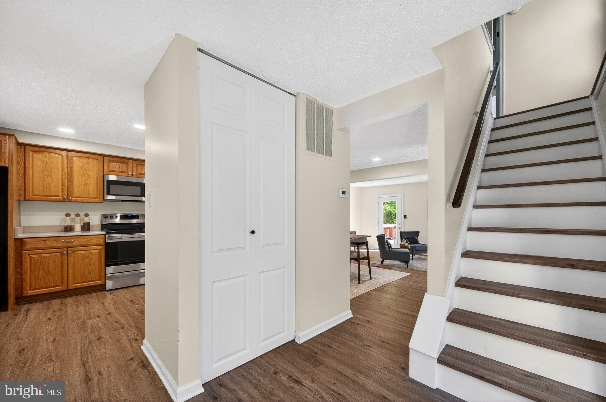 9129 Blarney Stone Drive Springfield, VA 22152 - Photo 3 of 34 Inviting entryway with modern charm.