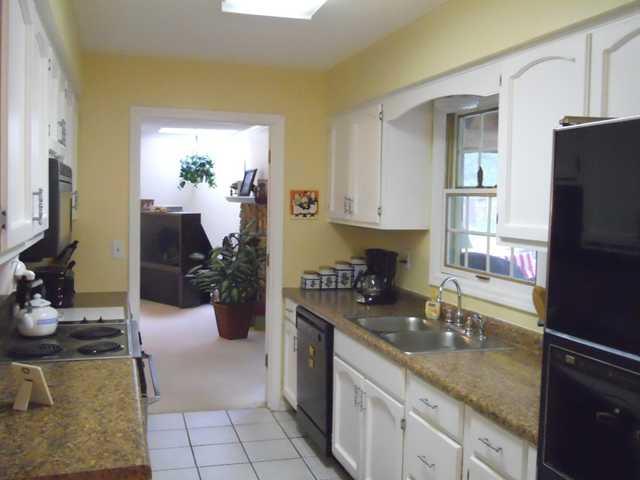 12416 Charing Cross Road Carmel, IN 46033 - Photo 9 of 24 Gallery Image 9