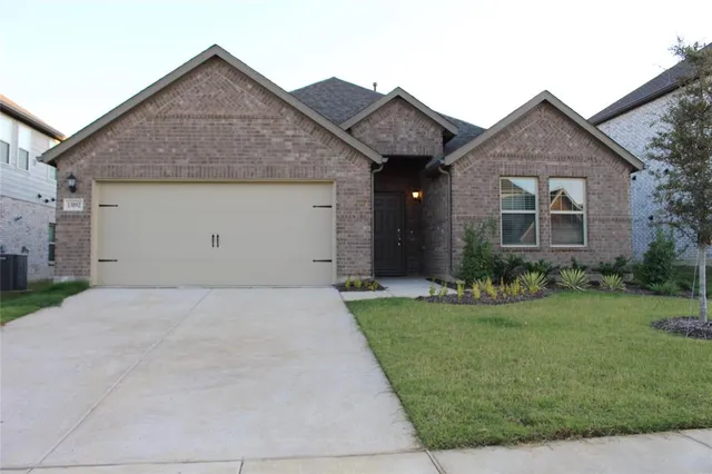 $2,275 | 13092 Yellowstone Way, Providence Village, TX 76227