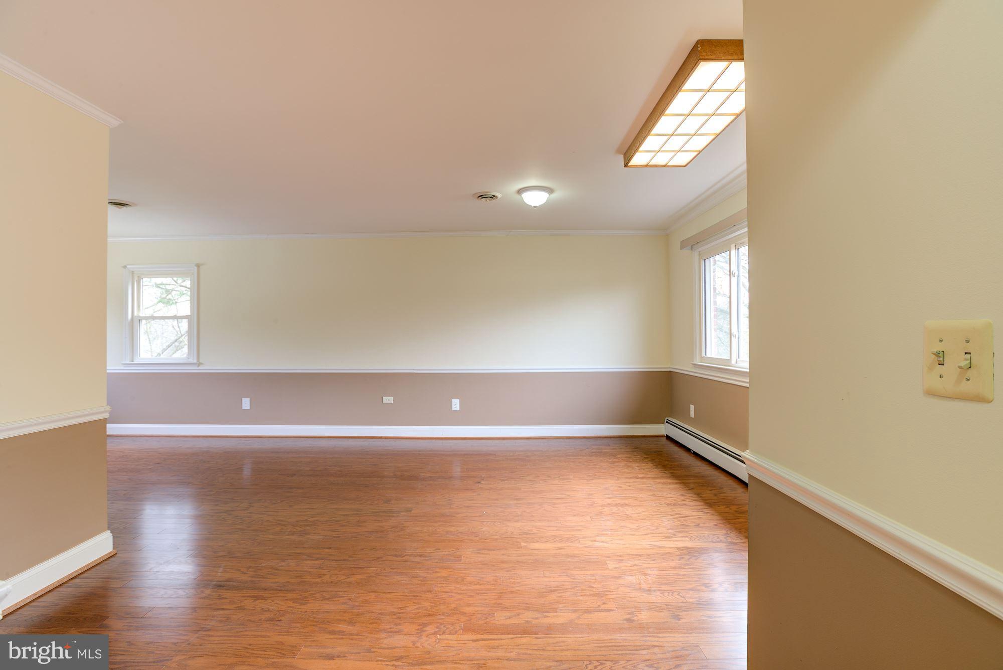 8203 Frye Road Alexandria, VA 22309 - Photo 5 of 34 Living room space