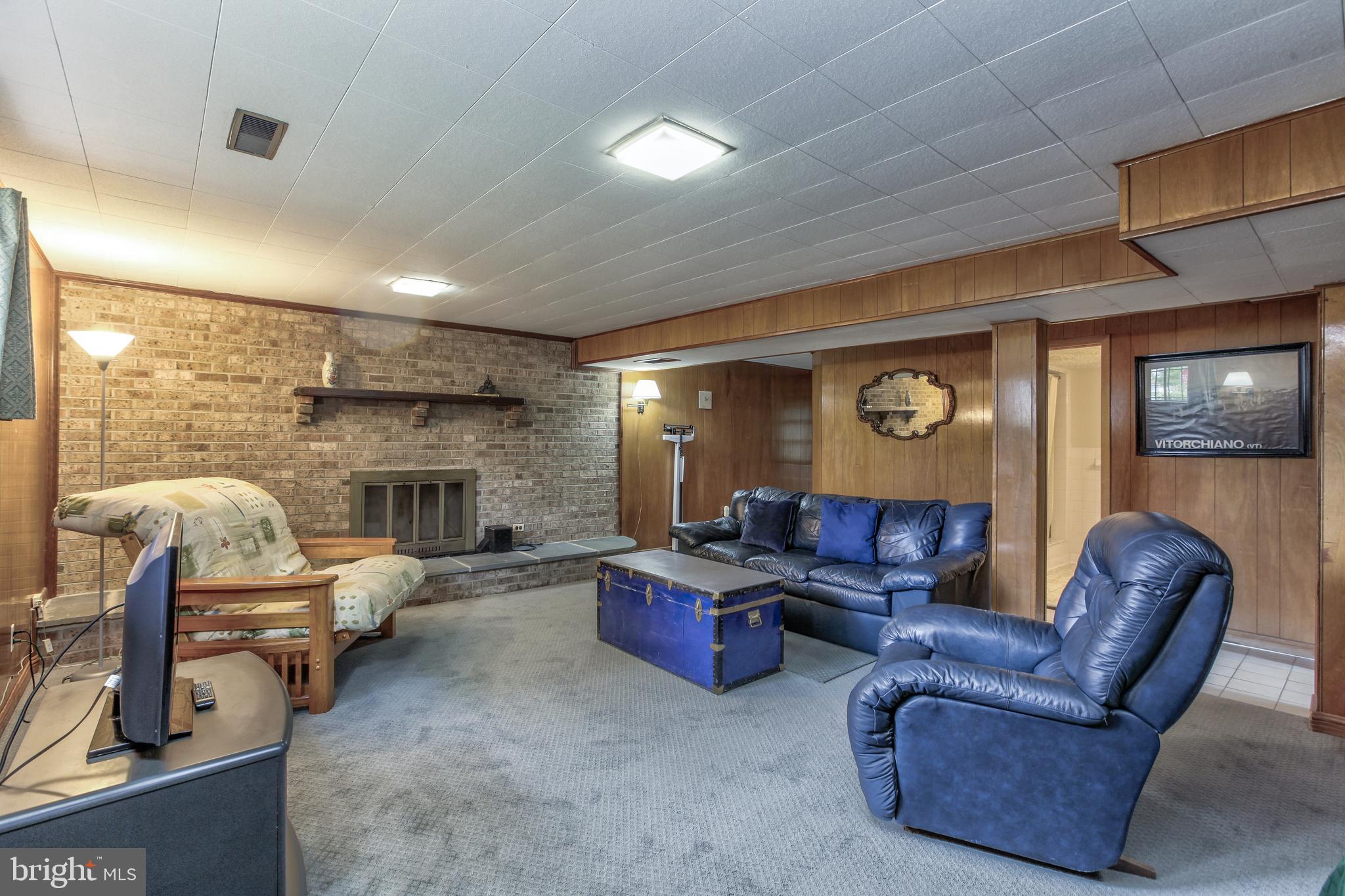 2015 Glenhaven Place Silver Spring, MD 20902 - Photo 32 of 47