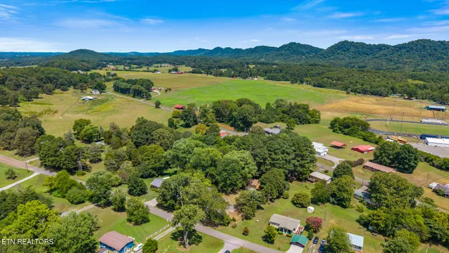 $300,000 | 135 County Road 510, Englewood, TN 37329