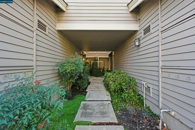 $1,449,000 | 305 Windstream Place, Danville, CA 94526