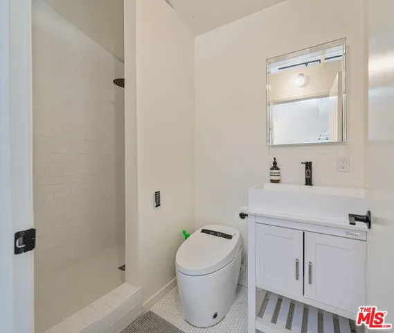 $1,795,000 | 814 Angelus Place, Venice, CA 90291