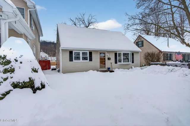 $224,900 | 522 7th Avenue, Troy, NY 12182