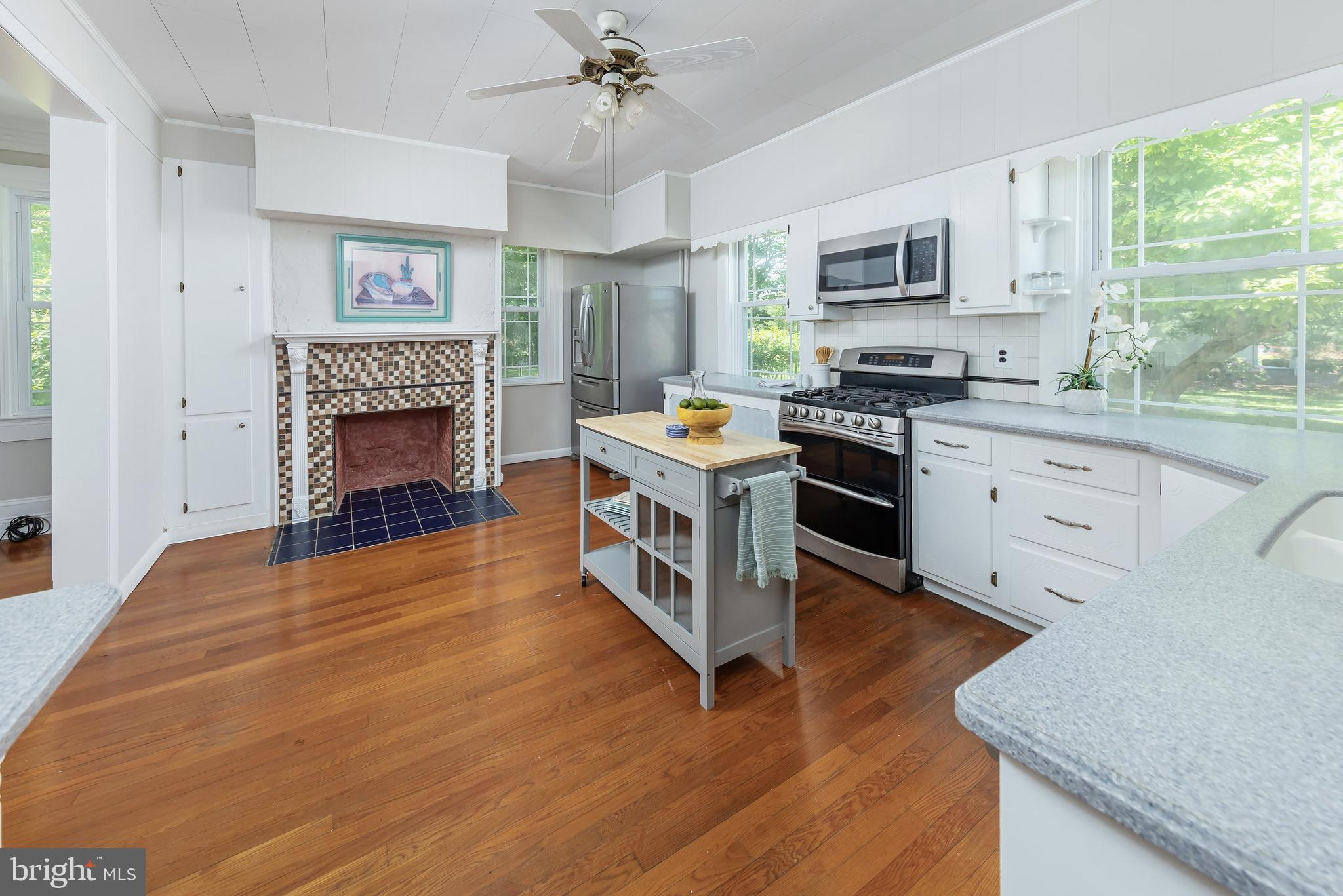 106 Compton Circle Robbinsville, NJ 08691 - Photo 6 of 35