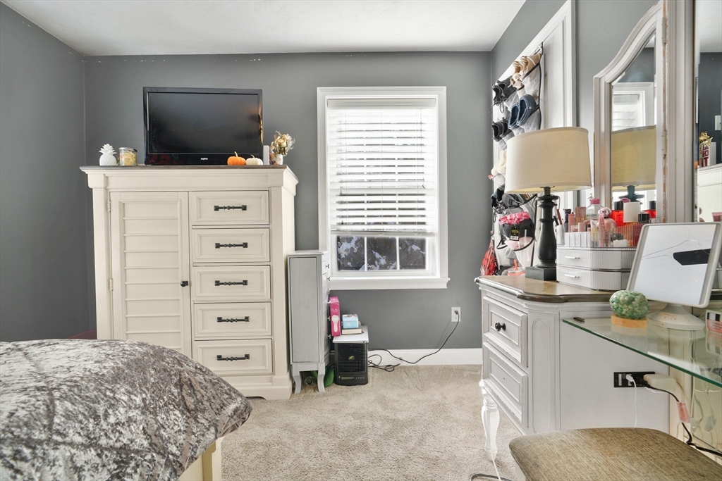 263 Plain Street Rehoboth, MA 02769 - Photo 19 of 38