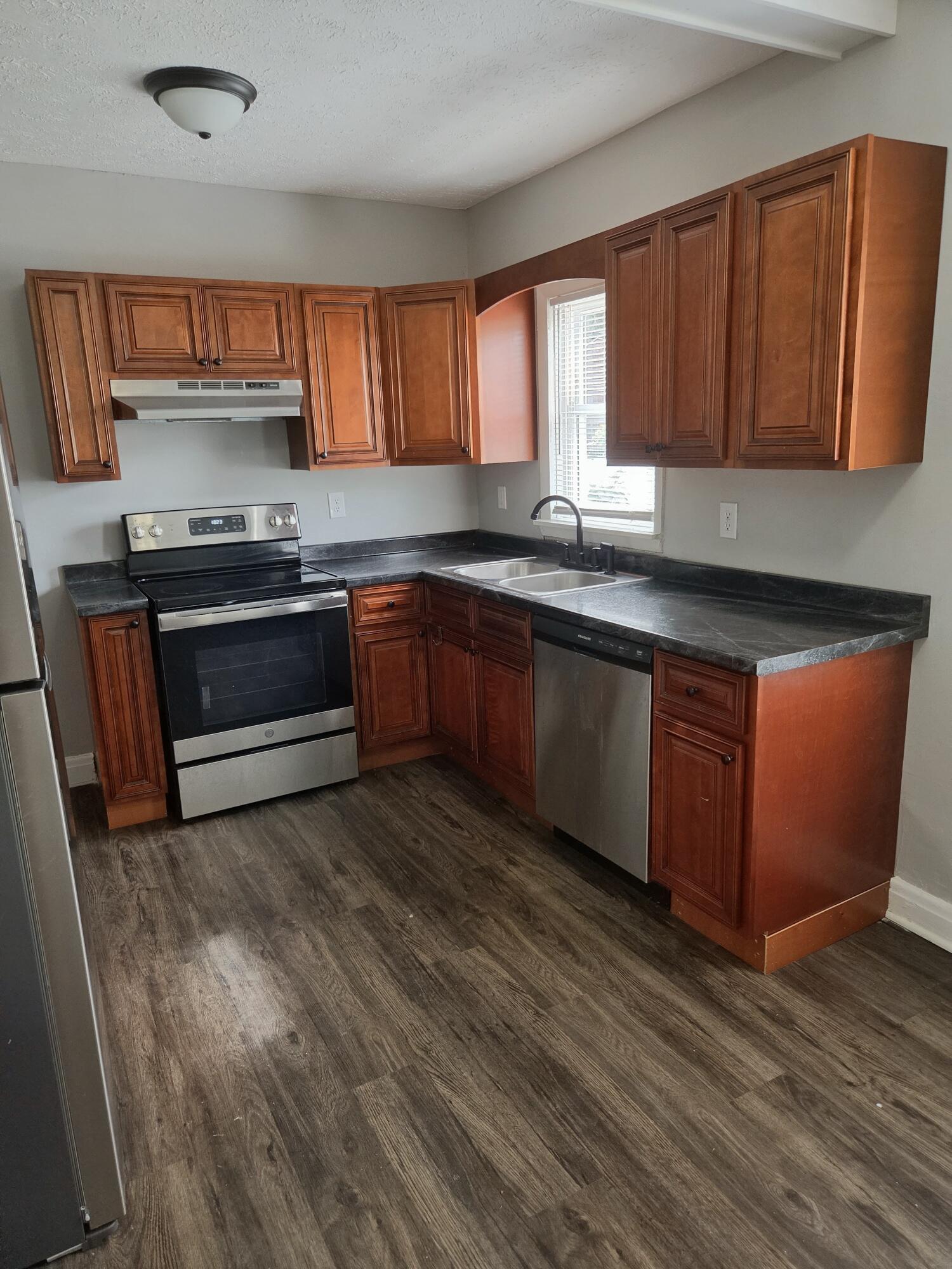 206 Moren Road London, KY 40741 - Photo 7 of 25 Kitchen
