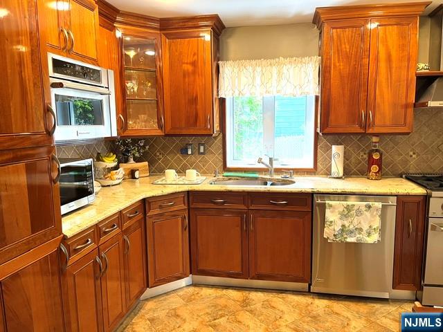256 Teaneck Road Ridgefield Park, NJ 07660 - Photo 14 of 33