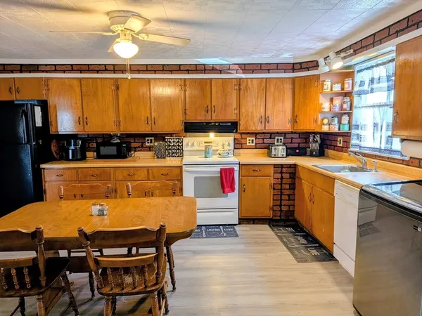$249,900 | 357 Main Street, Unit 357, Hardwick, MA 01031