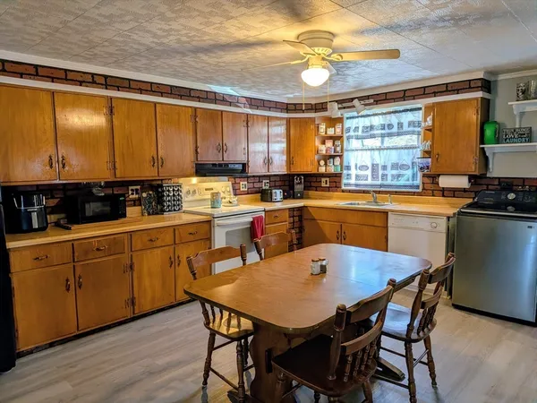 $249,900 | 357 Main Street, Unit 357, Hardwick, MA 01031