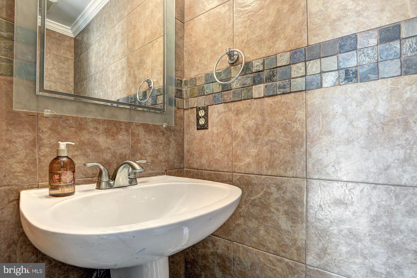2635 Deer Ridge Drive Silver Spring, MD 20904 - Photo 9 of 23 Bath